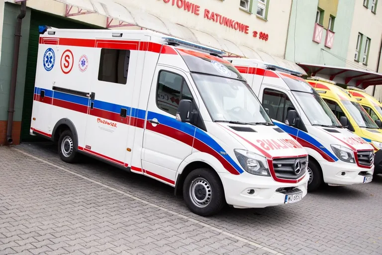 Cztery nowe ambulanse dla Meditransu (zdjęcia)