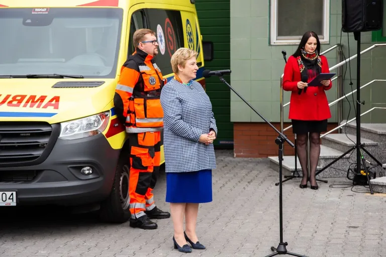 Cztery nowe ambulanse dla Meditransu (zdjęcia)