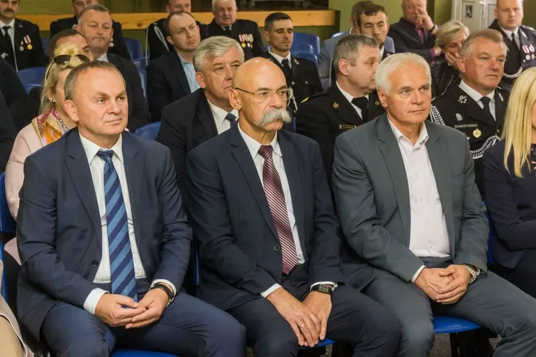 Pieniądze dla strażaków i jednostek ratowniczych z WFOŚiGW (zdjęcia, wideo)
