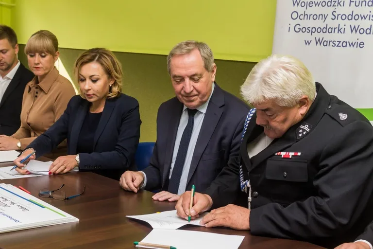 Pieniądze dla strażaków i jednostek ratowniczych z WFOŚiGW (zdjęcia, wideo)