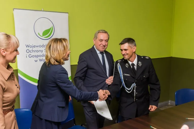 Pieniądze dla strażaków i jednostek ratowniczych z WFOŚiGW (zdjęcia, wideo)