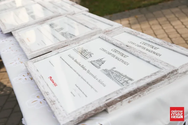 Zabytki z powiatu ostrowskiego z certyfikatami "Cenny zabytek z Mazowsza" (zdjęcia)
