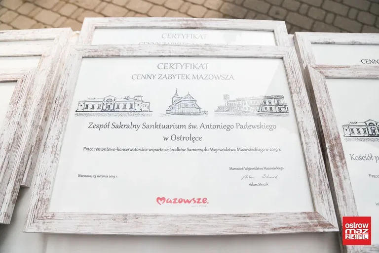 Zabytki z powiatu ostrowskiego z certyfikatami "Cenny zabytek z Mazowsza" (zdjęcia)