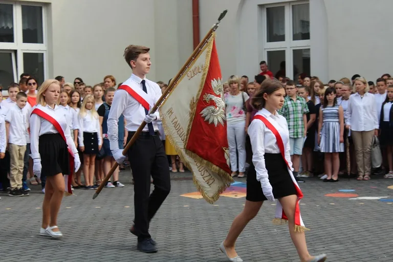 Początek roku szkolnego w "jedynce" (zdjęcia)