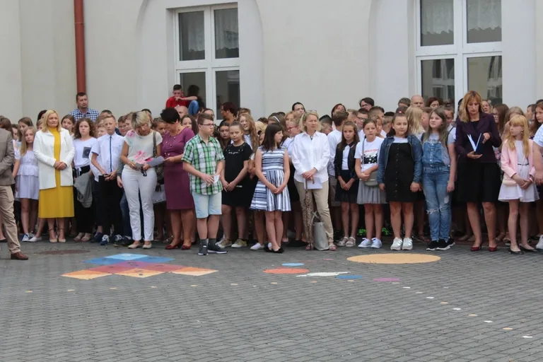 Początek roku szkolnego w "jedynce" (zdjęcia)