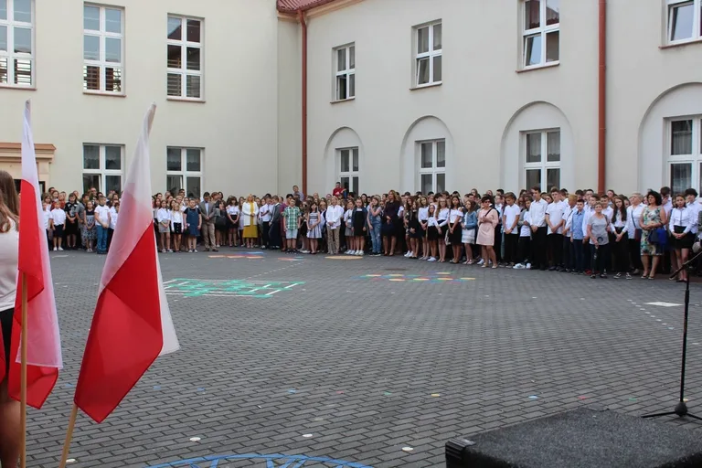 Początek roku szkolnego w "jedynce" (zdjęcia)
