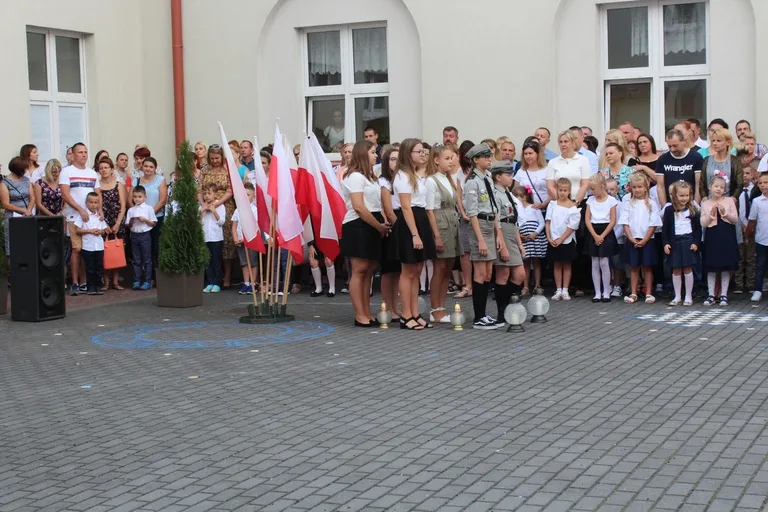 Początek roku szkolnego w "jedynce" (zdjęcia)