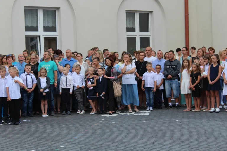 Początek roku szkolnego w "jedynce" (zdjęcia)