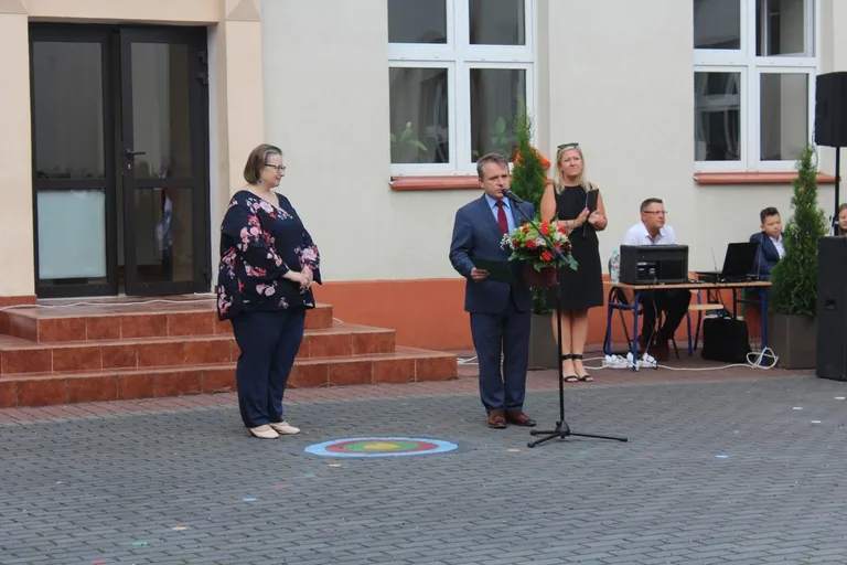 Początek roku szkolnego w "jedynce" (zdjęcia)