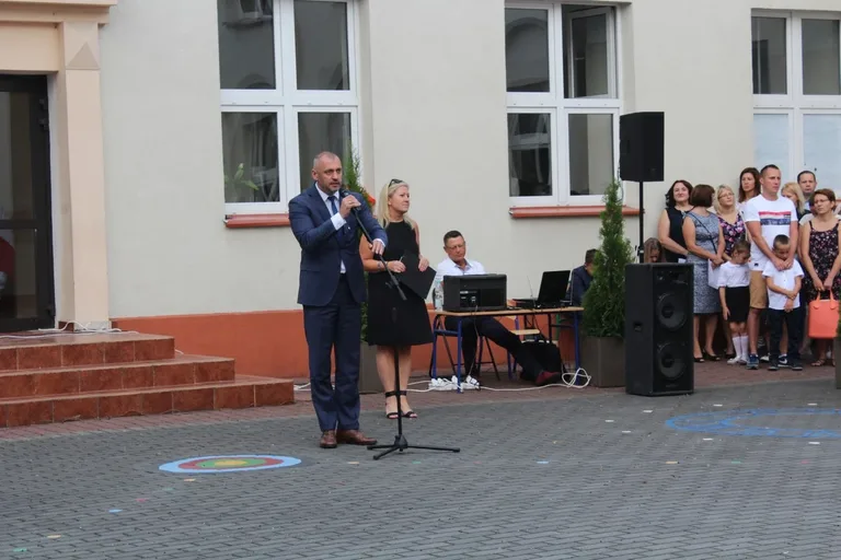 Początek roku szkolnego w "jedynce" (zdjęcia)