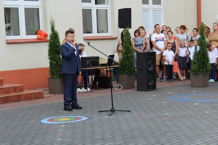Początek roku szkolnego w "jedynce" (zdjęcia)