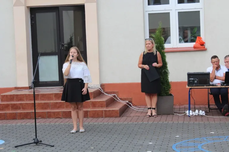 Początek roku szkolnego w "jedynce" (zdjęcia)