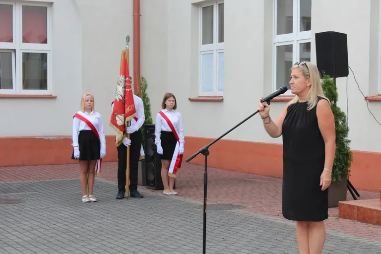 Początek roku szkolnego w "jedynce" (zdjęcia)