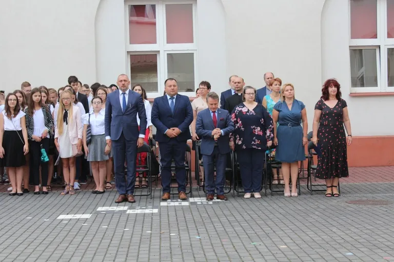 Początek roku szkolnego w "jedynce" (zdjęcia)