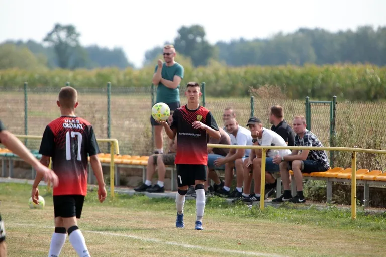 GKS Andrzejewo remisuje na inaugurację B klasy (zdjęcia)