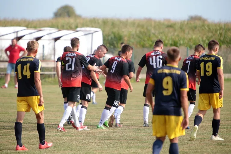 GKS Andrzejewo remisuje na inaugurację B klasy (zdjęcia)