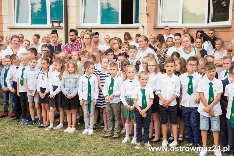 Uczniowie "trójki" wrócili do szkoły (zdjęcia)