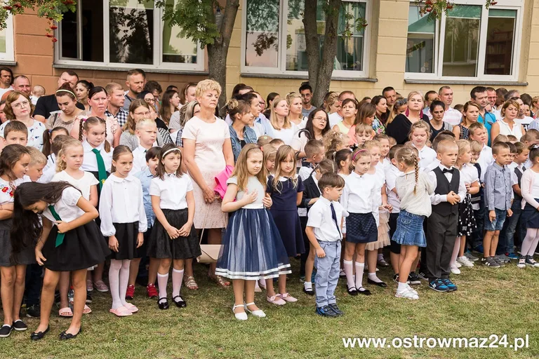 Uczniowie "trójki" wrócili do szkoły (zdjęcia)