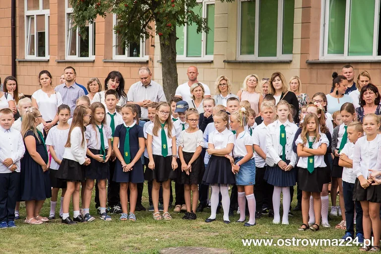 Uczniowie "trójki" wrócili do szkoły (zdjęcia)