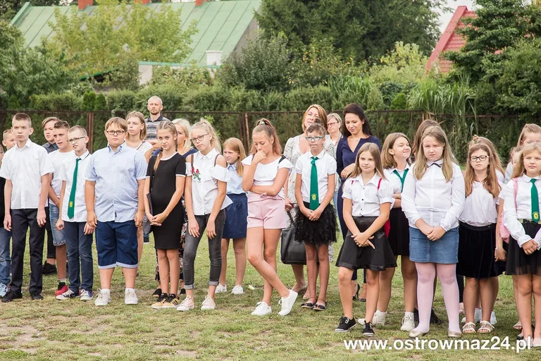 Uczniowie "trójki" wrócili do szkoły (zdjęcia)
