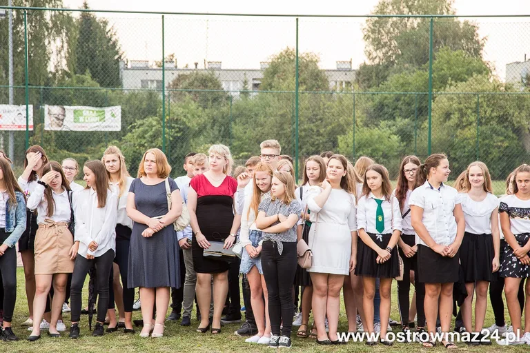 Uczniowie "trójki" wrócili do szkoły (zdjęcia)