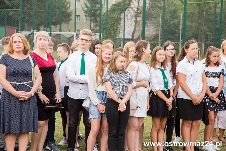 Uczniowie "trójki" wrócili do szkoły (zdjęcia)