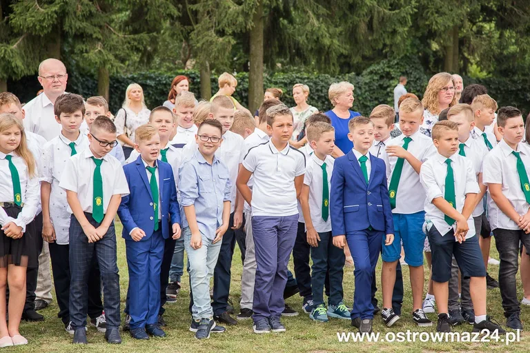 Uczniowie "trójki" wrócili do szkoły (zdjęcia)