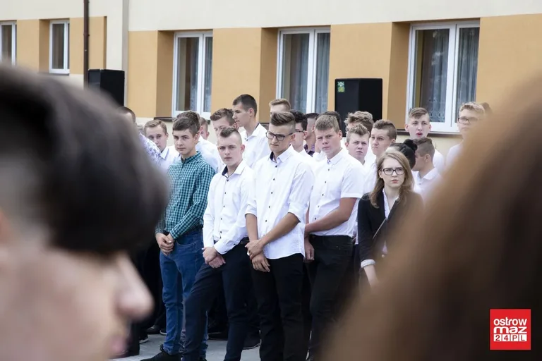 Rozpoczęcie roku szkolnego w lubiejewskim ZS CKR (zdjęcia, wideo)