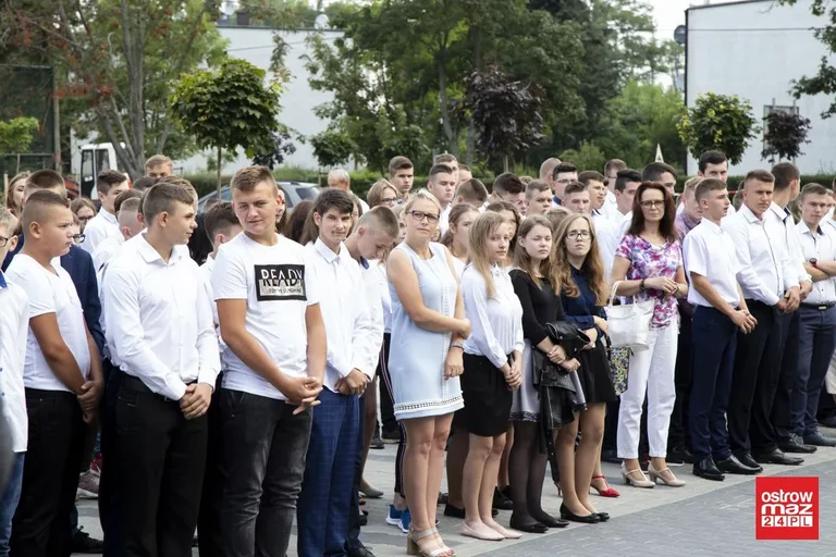 Rozpoczęcie roku szkolnego w lubiejewskim ZS CKR (zdjęcia, wideo)