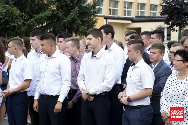 Rozpoczęcie roku szkolnego w lubiejewskim ZS CKR (zdjęcia, wideo)