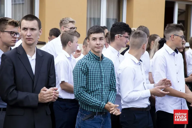 Rozpoczęcie roku szkolnego w lubiejewskim ZS CKR (zdjęcia, wideo)