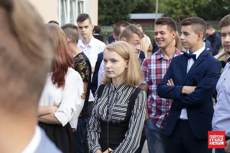 Rozpoczęcie roku szkolnego w "Ekonomiku" z nowym dyrektorem (zdjęcia)