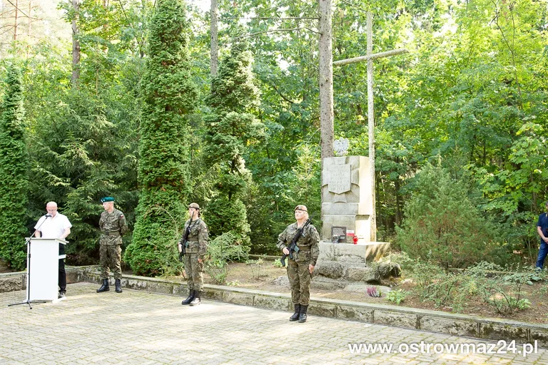 Pod Pecynką uczcili pamięć bohaterów (zdjęcia, wideo)