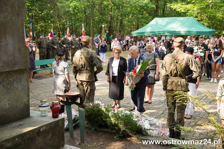 Pod Pecynką uczcili pamięć bohaterów (zdjęcia, wideo)