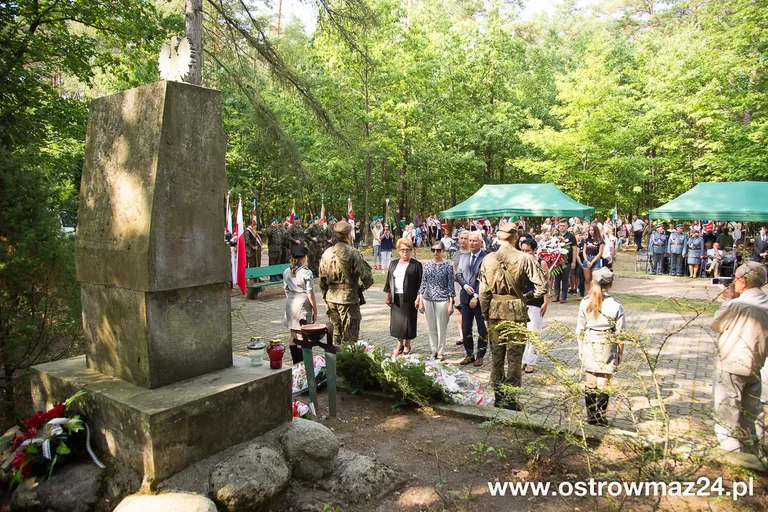 Pod Pecynką uczcili pamięć bohaterów (zdjęcia, wideo)