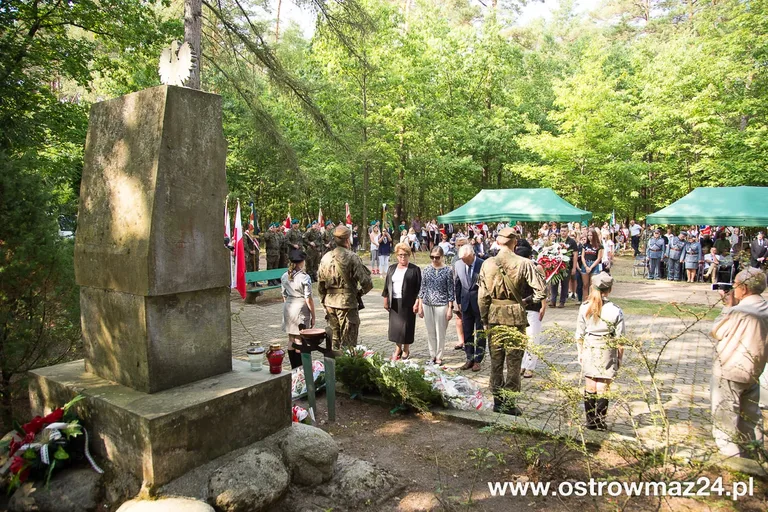 Pod Pecynką uczcili pamięć bohaterów (zdjęcia, wideo)