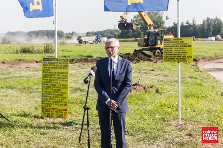 Symboliczna "pierwsza łopata" wbita na odcinku budowy przyszłej S61 (zdjęcia, wideo)