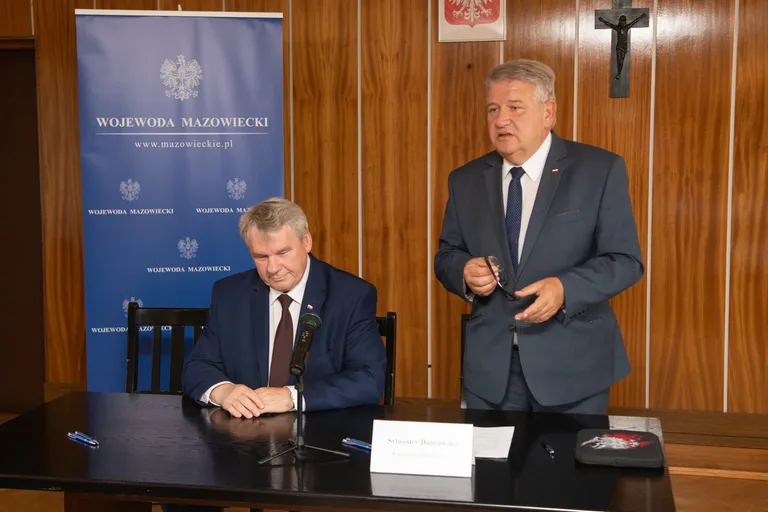 Podpisano umowy na dofinansowanie przewozów autobusowych (zdjęcia)