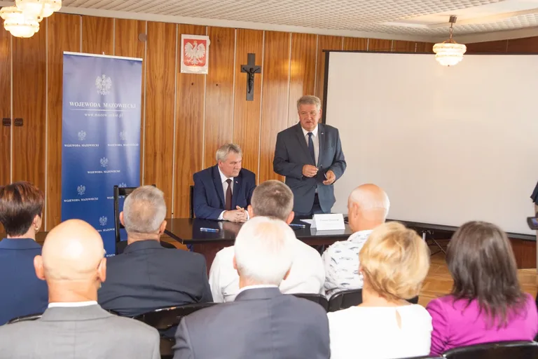 Podpisano umowy na dofinansowanie przewozów autobusowych (zdjęcia)