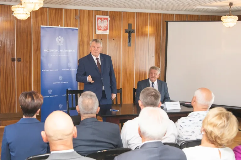 Podpisano umowy na dofinansowanie przewozów autobusowych (zdjęcia)