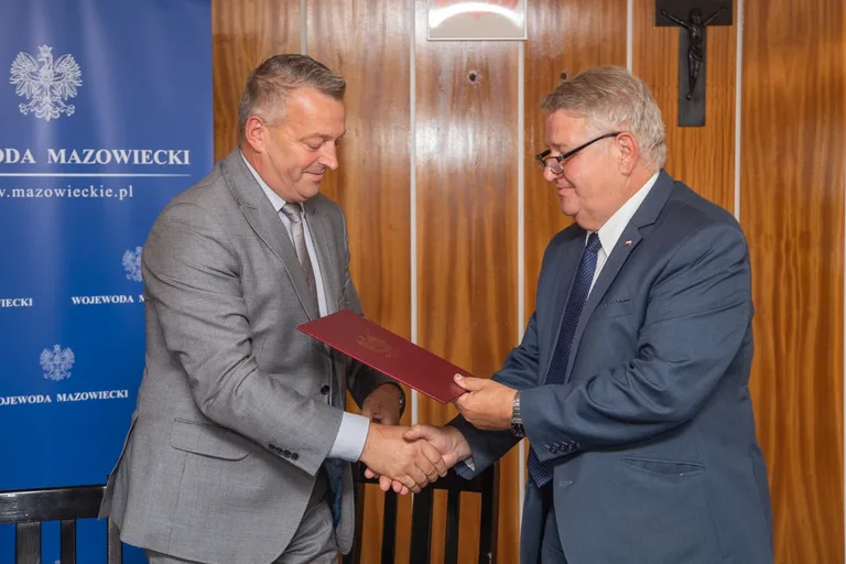 Podpisano umowy na dofinansowanie przewozów autobusowych (zdjęcia)