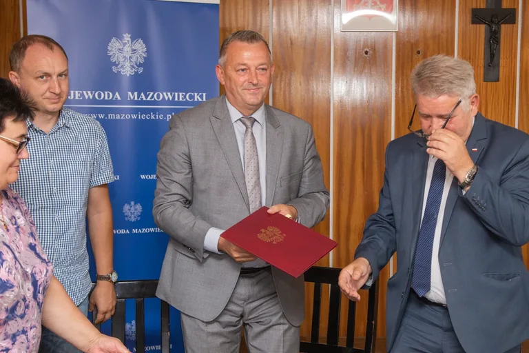 Podpisano umowy na dofinansowanie przewozów autobusowych (zdjęcia)