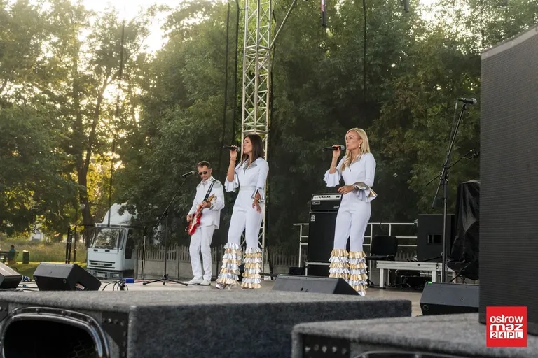ABBA Family i De Mono rozgrzało ostrowską publiczność (zdjęcia, wideo)