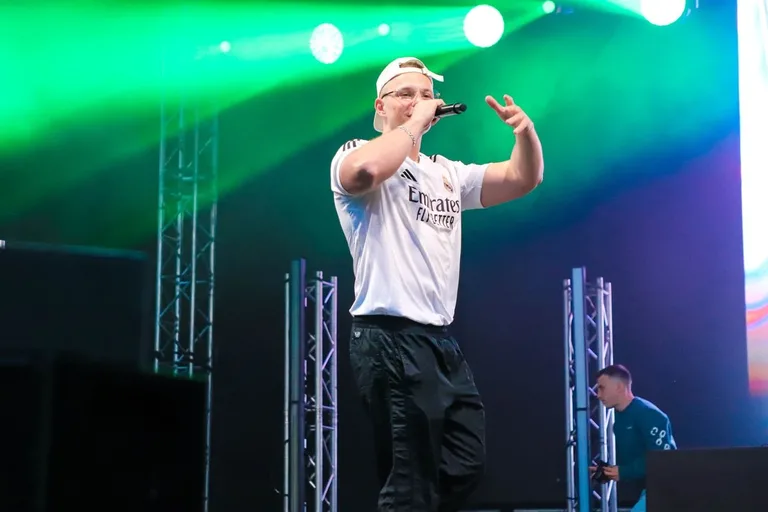 Pierwszy dzień Dni Ostrowi przyciągnął tłumy. Kizo dał największy koncert (zdjęcia)