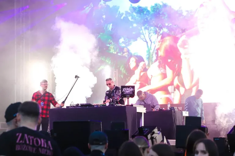 Pierwszy dzień Dni Ostrowi przyciągnął tłumy. Kizo dał największy koncert (zdjęcia)