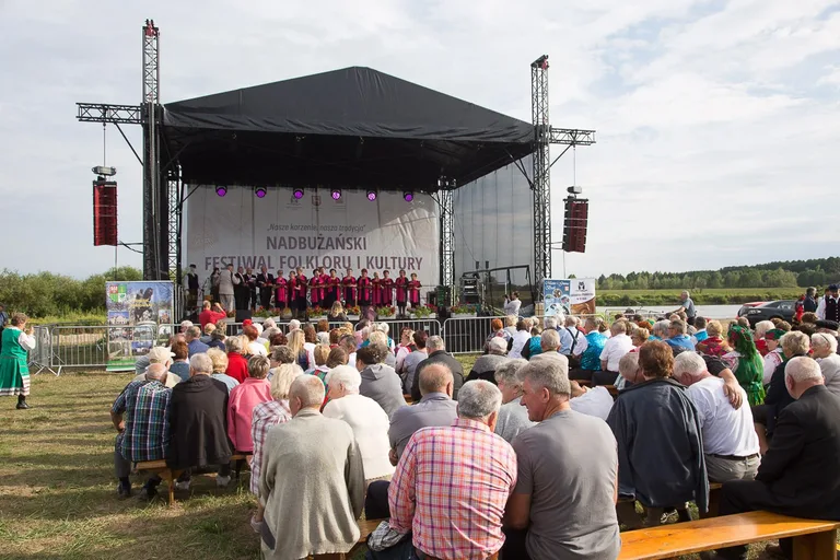 "Oberek" z Wyszkowa zwyciężył w Nadbużańskim Festiwalu Folkloru i Kultury (zdjęcia, wideo)