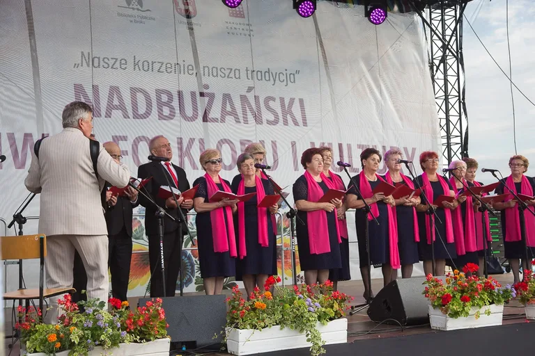 "Oberek" z Wyszkowa zwyciężył w Nadbużańskim Festiwalu Folkloru i Kultury (zdjęcia, wideo)