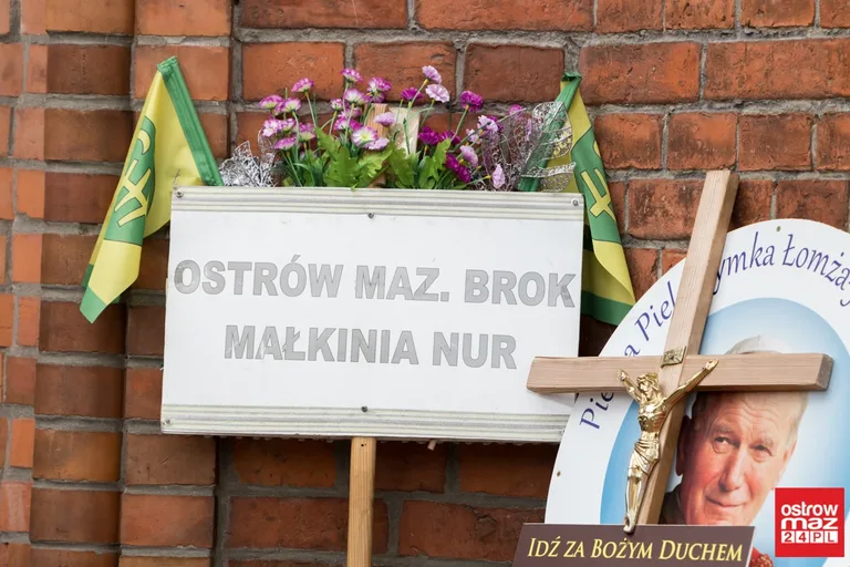 Pielgrzymi wyruszyli z Ostrowi Mazowieckiej na Jasną Górę (zdjęcia, wideo z drona)