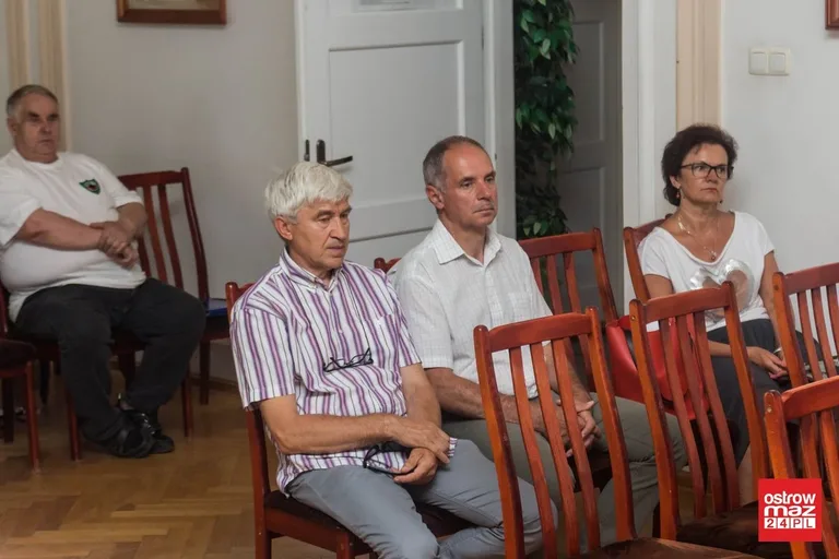 Burmistrz podpisał umowę na termomodernizacją trzech ostrowskich budynków (zdjęcia)