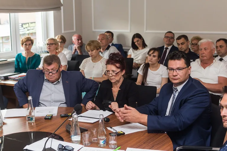 Absolutorium dla zarządu powiatu (zdjęcia, wideo)